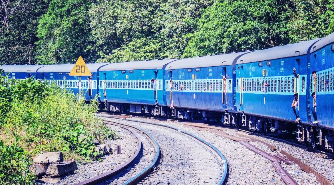 Trains affected : गणतंत्र दिवस की परेड और रिहर्सल के चलते आधा दर्जन ट्रेनें प्रभावित