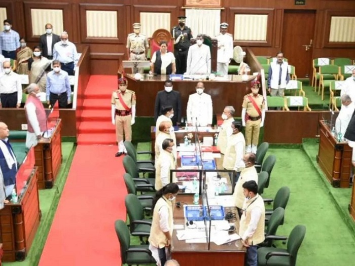 Uproar over Reservation in Assembly : आरक्षण को लेकर विधानसभा में जोरदार हंगामा, करनी पड़ी कार्यवाही स्थगित