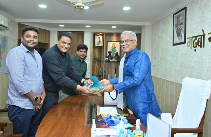 Indian Cricket Team: Courtesy meeting of former captain Azharuddin with CM Baghel