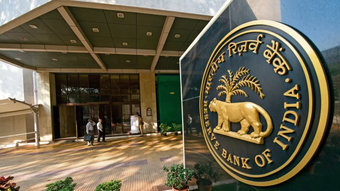 Bank Locker New Rules: RBI gives big relief to customers, know the rules of agreement renewal and locker unfreeze