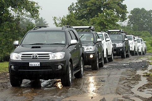 CM Convoy : सीएम बघेल के काफिले में 14 नई फॉर्च्यूनर कारों की एंट्री…जानें ‘CG 02 BB 0023’ में छुपे रहस्य