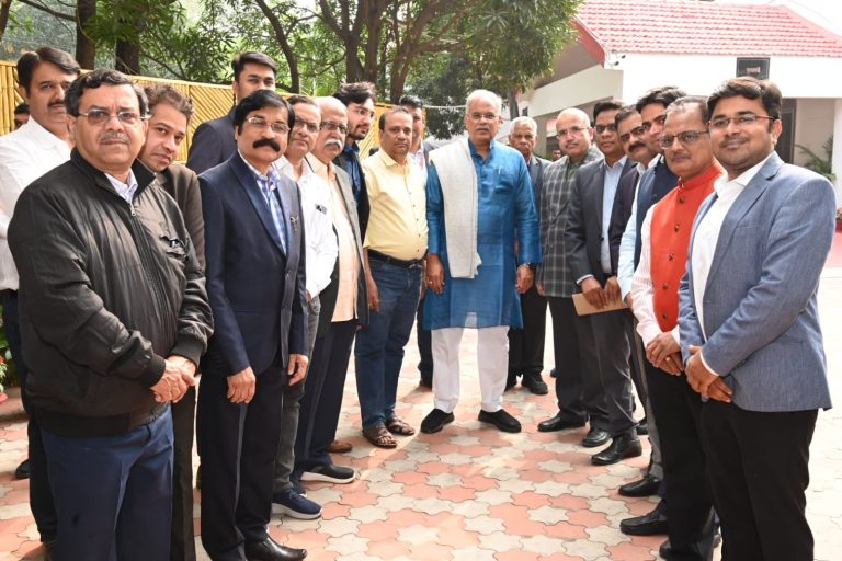 Newly Elected Delegation: Newly elected delegation of IMA Raipur met CM Bhupesh, discussed various issues