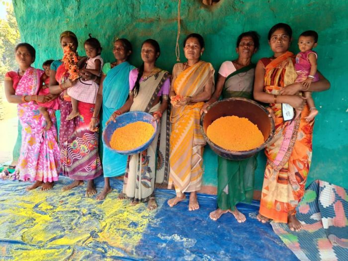 Natural Colors: Women of Darbha will shine with natural colors on Holi, sales are being done with the help of C-Mart and Bihaan