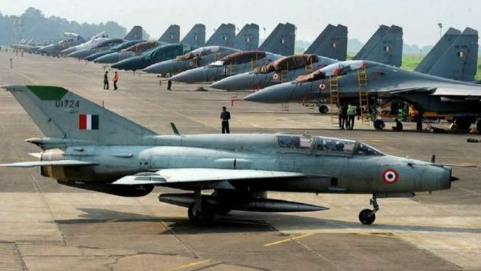 India-Saudi arab : सऊदी अरब में पहली बार उतरे भारतीय वायुसेना के 8 विमान, बेचैनी में है पाकिस्तान