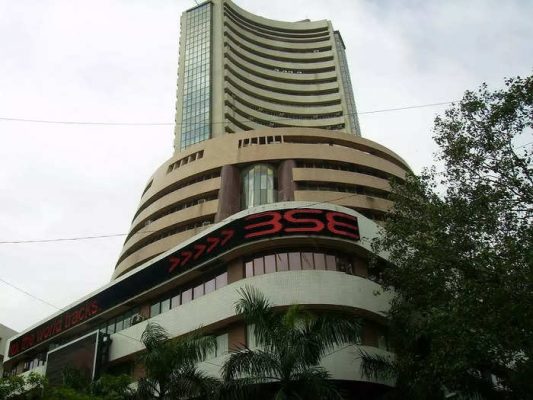 Closing Bell: Heavy selling in auto, metal, real estate sector, Sensex, Nifty closed flat
