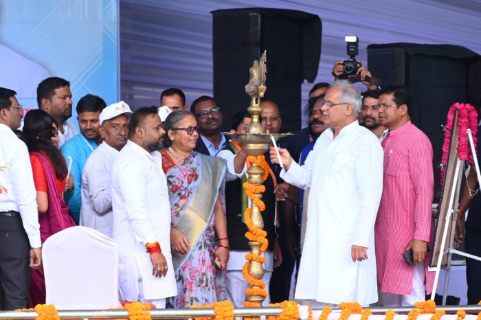 Happy Labor's Day: Chief Minister Bhupesh Baghel reached the state level labor conference
