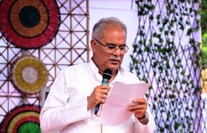Execute The Announcement : On the announcement of Chief Minister Bhupesh Baghel, the state government has approved the establishment of 04 Swami Atmanand English Medium Colleges.