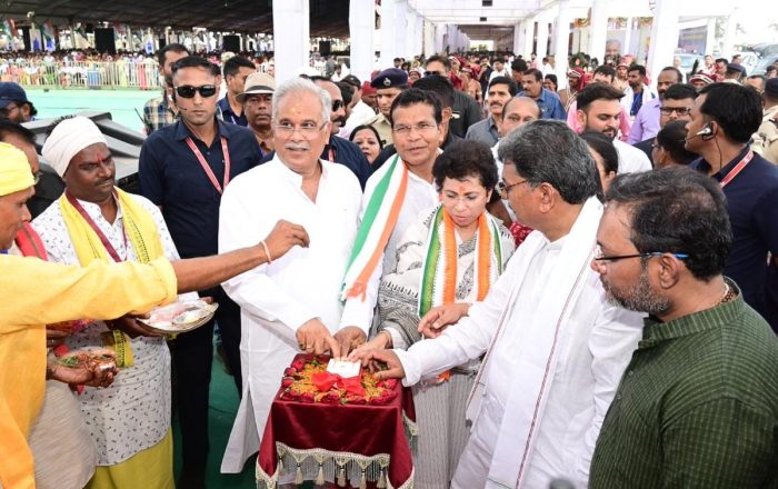 CM In Durg: Chief Minister Bhupesh Baghel gifted development works worth Rs 443 crore 14 lakh 30 thousand to Gram Panchayat Sankra of Durg district