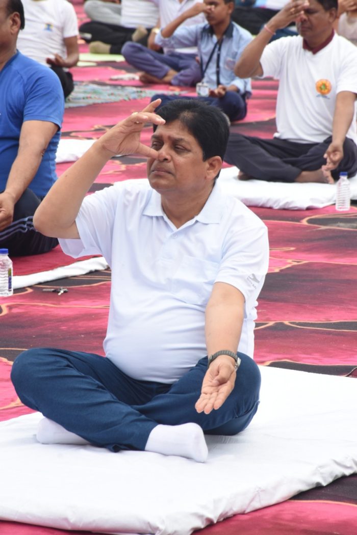 Yoga Diwas: Urban Development Minister Dr. Shiv Dahria participated in the ninth International Yoga Day
