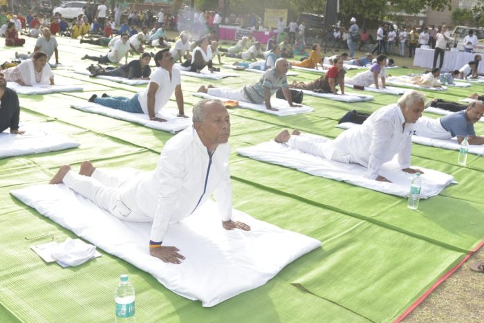 9th Yoga Diwas: 9th International Yoga Day organized at Mini Stadium Padmanabhpur in Durg