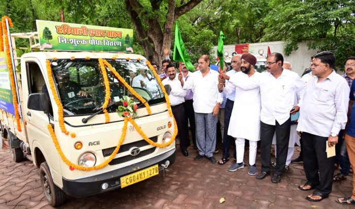 Plant Your Door : 'Plant Tuhar Dwar': Forest Minister Akbar flagged off vehicles for spreading greenery