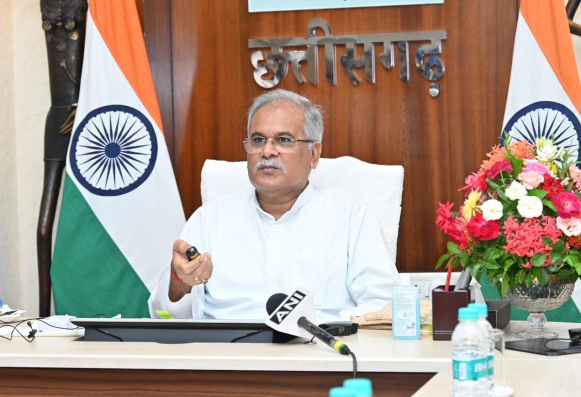 CM Baghel : 14,500 शिक्षकों की भर्तियों में 10,834 पद पर हुई नियुक्ति, मुख्यमंत्री बोले, 12,489 पदों पर भर्ती की प्रक्रिया जारी…स्वामी आत्मानंद अंगेज़ी माध्यम आदर्श महाविद्यालय का आज वर्चुअल लोकार्पण किया