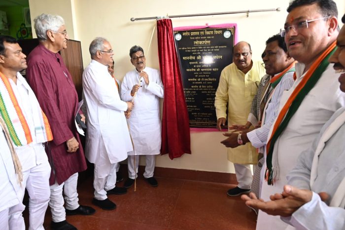 Inaugurated the Library: Chief Minister inaugurated Pyarelal Kanwar Memorial Library with one click through digital medium