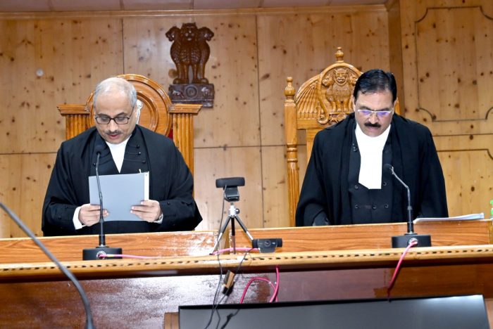 Take Oath: Justice Deepak Kumar Tiwari became the permanent judge of Bilaspur High Court, Chief Justice Ramesh Sinha administered the oath
