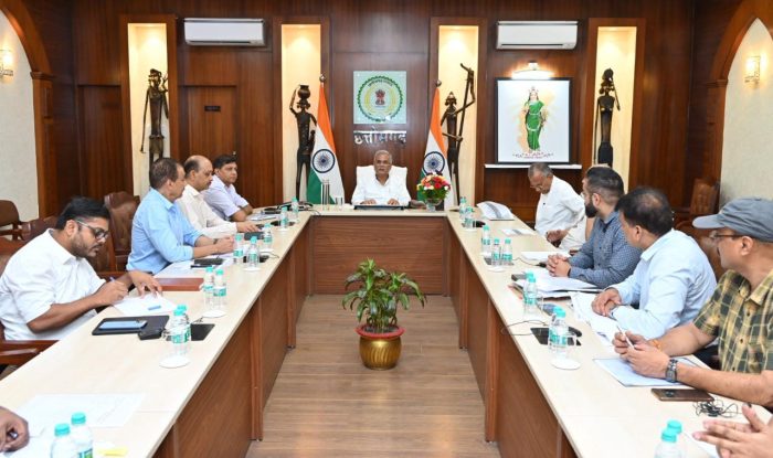 PWD Review Meeting: Chief Minister Bhupesh Baghel reviewed the works of the Public Works Department