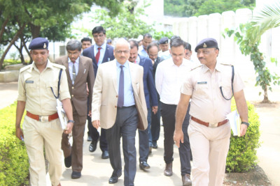 Central jail : चीफ़ जस्टिस रमेश सिन्हा ने किया केन्द्रीय जेल का निरीक्षण