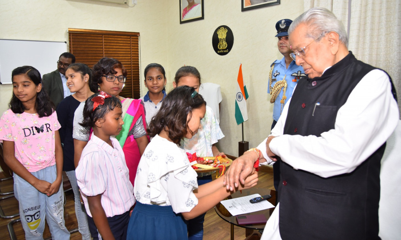 Raksha Bandhan: Children's village and school girls tied Rakhi to Governor Harichandan.