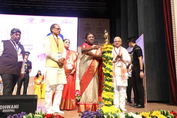 Rabindra Bhavan : President Draupadi Murmu inaugurated "Utkarsh" and "Unmesh" festival at Rabindra Bhavan