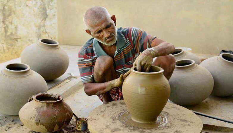 Narayanpur News: Sale of clay art products started