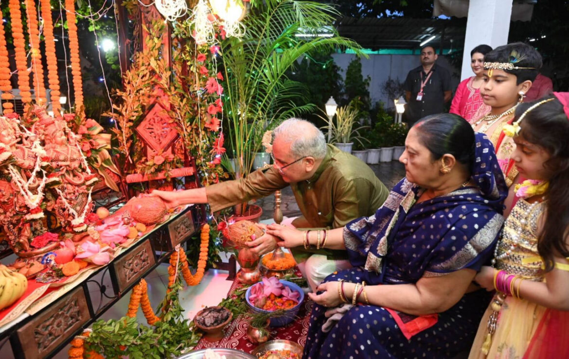 Shri Krishna Janmashtami : मुख्यमंत्री भूपेश बघेल ने जन्माष्टमी पर भगवान श्री कृष्ण की पूजा-अर्चना की