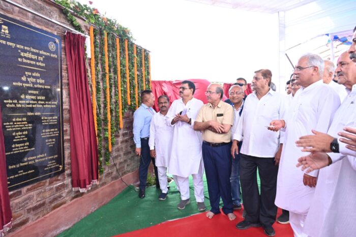 Corner Stone: Chief Minister Bhupesh Baghel laid the foundation stone of 'Commercial Hub', Aerocity and 'Shaheed Memorial' in Nava Raipur.