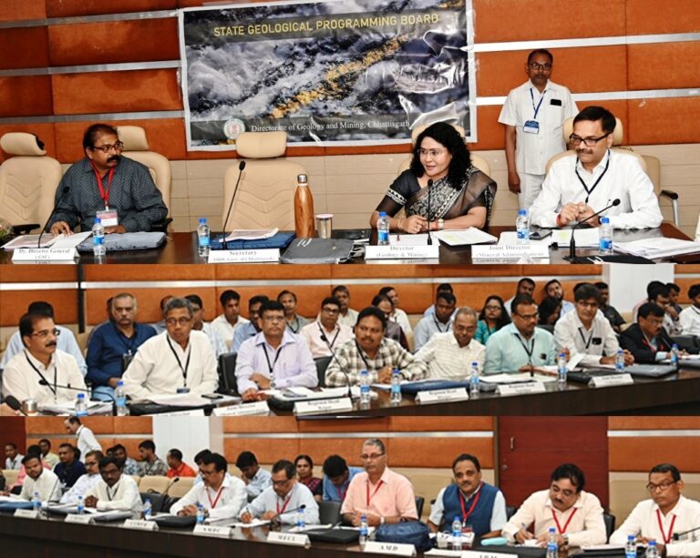 Kawardha: Citizens got relief from special revenue settlement camps in the district, 2,273 applications were resolved at the village level in 24 revenue inspector circles