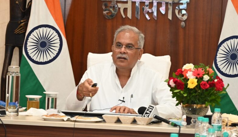 State Level Virtual Program: Chief Minister Bhupesh Baghel today inaugurated and laid the foundation stone of 7300 different development works worth Rs 6080 crore in 26 districts in a state level virtual program.
