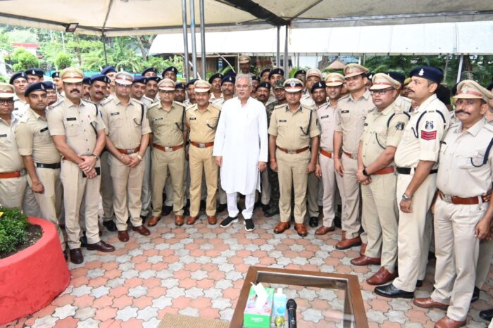 CM Bhupesh Baghel: Police personnel who solved Raigarh bank robbery will get honor and special incentive.