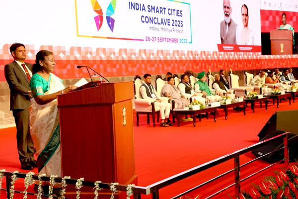 Indian Smart City Conclave 2023 : राष्ट्रपति इंदौर में हुए इंडियन स्मार्ट सिटी कान्क्लेव 2023 में शामिल हुई…मध्यप्रदेश को देश का सर्वश्रेष्ठ पुरस्कार मिलने पर बधाई