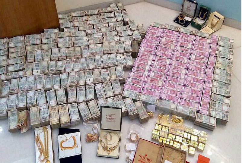 CCTV Camera Capture: Big news…! House servant absconds with Rs 35 lakh cash, jewelery worth Rs 1.5 crore, Innova car… see what happened next