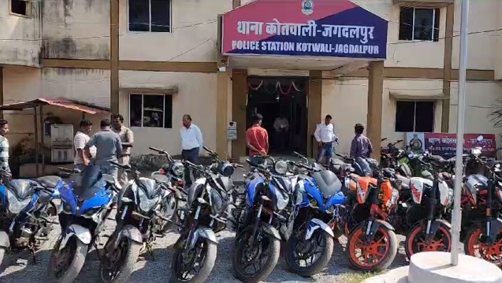 Bastar Police Action: Police action against more than 125 bike drivers