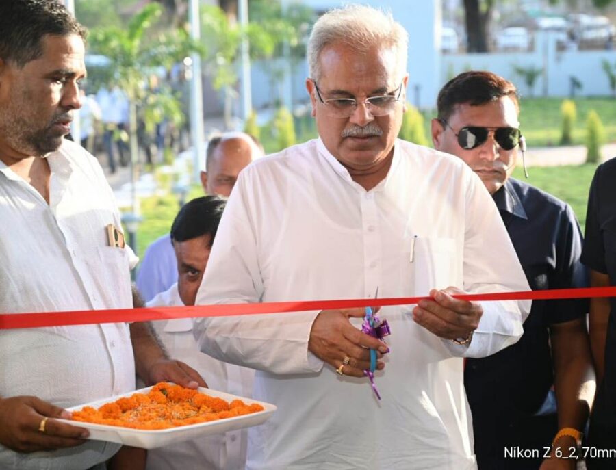 Swami Atmanand: Chief Minister inaugurated Swami Atmanand Auditorium