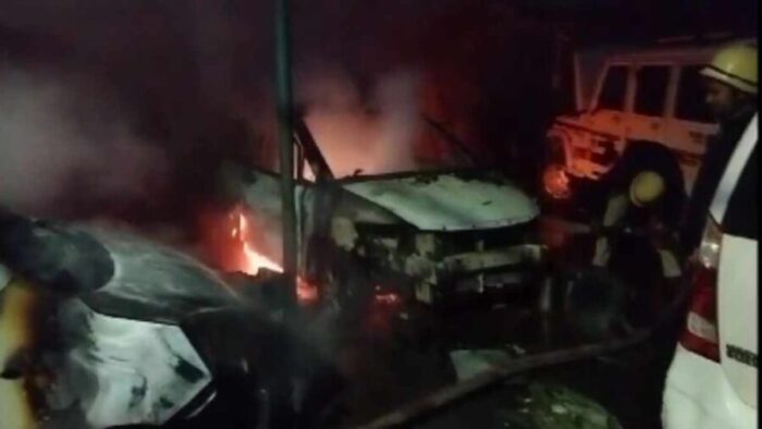 Diwali Fest Fire: Big news from Korba…! A massive fire broke out in the service center of the showroom…everything was burnt to ashes, see VIDEO
