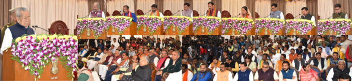 Oath To CG Ministers: Governor Vishwabhushan Harichandan administered oath to the ministers...Oath taking ceremony completed at Raj Bhavan