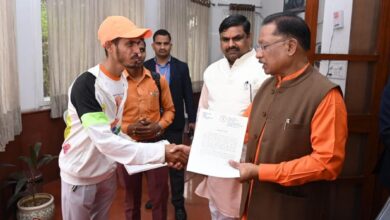 India traveler meets CG CM: India traveler Mehul Lakhani had a courtesy meeting with the Chief Minister