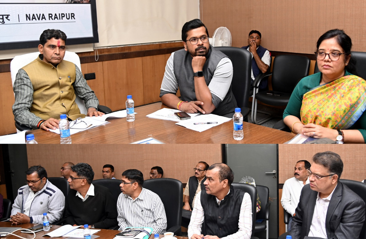 Review Meeting: Revenue and Disaster Management and Sports and Youth Welfare Minister Shri Tankaram Verma took charge of the ministry.