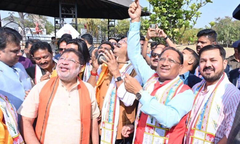 Makar Sankranti 2024: Chief Minister Vishnu Dev Sai inaugurated 'Kite Utsav' by flying kites