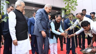 Tree Plantation: Vice President Jagdeep Dhankhar, Governor Vishwabhushan Harichandan and Chief Minister Vishnu Dev Sai planted the tree of Maul Shri in the university campus.