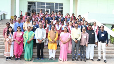 Exposer Visitor's: The brilliant students of Jashpur, who returned from the study tour of ISRO and Madras IIT, watched the assembly proceedings.