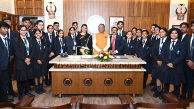 CG Assembly Overview: Chief Minister Vishnu Dev Sai discussed with the children of Academic World School during the assembly overview.