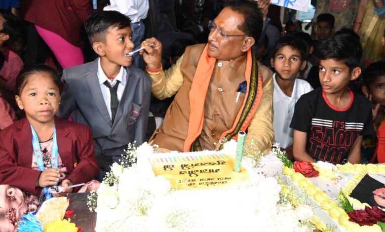 CM Vishnu Deo Sai: In sign language, disabled children wished Chief Minister Sai Happy Birthday, emotional Chief Minister announced Rs 25 crore for a new building for the children.