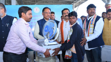 CM In Sukma: Chief Minister Sai distributed solar home light plant to 50 students of remote area of Sukma, the light of education will spread among the children of remote villages of Konta.