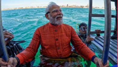 Submerged Dwarka: PM Modi did scuba diving, went into the deep sea and saw submerged Dwarka.