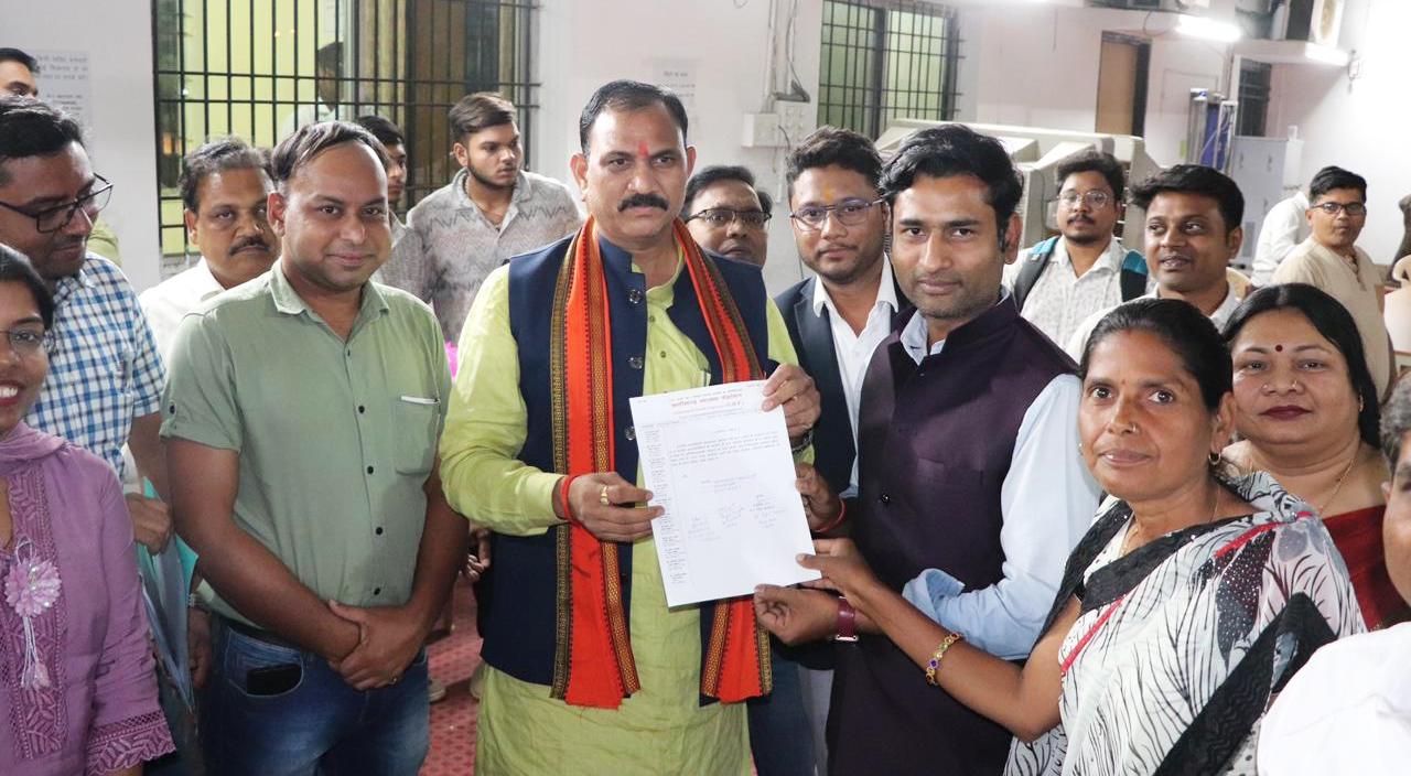 Health Minister Shyam Bihari Jaiswal: 05 thousand dismissed employees of Health Department were reinstated and 25 thousand employees got the salary stopped.