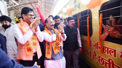Darshan of Shri Ramlala: Deputy Chief Minister Arun Sao flagged off the train going to Ayodhya for darshan of Shri Ramlala.