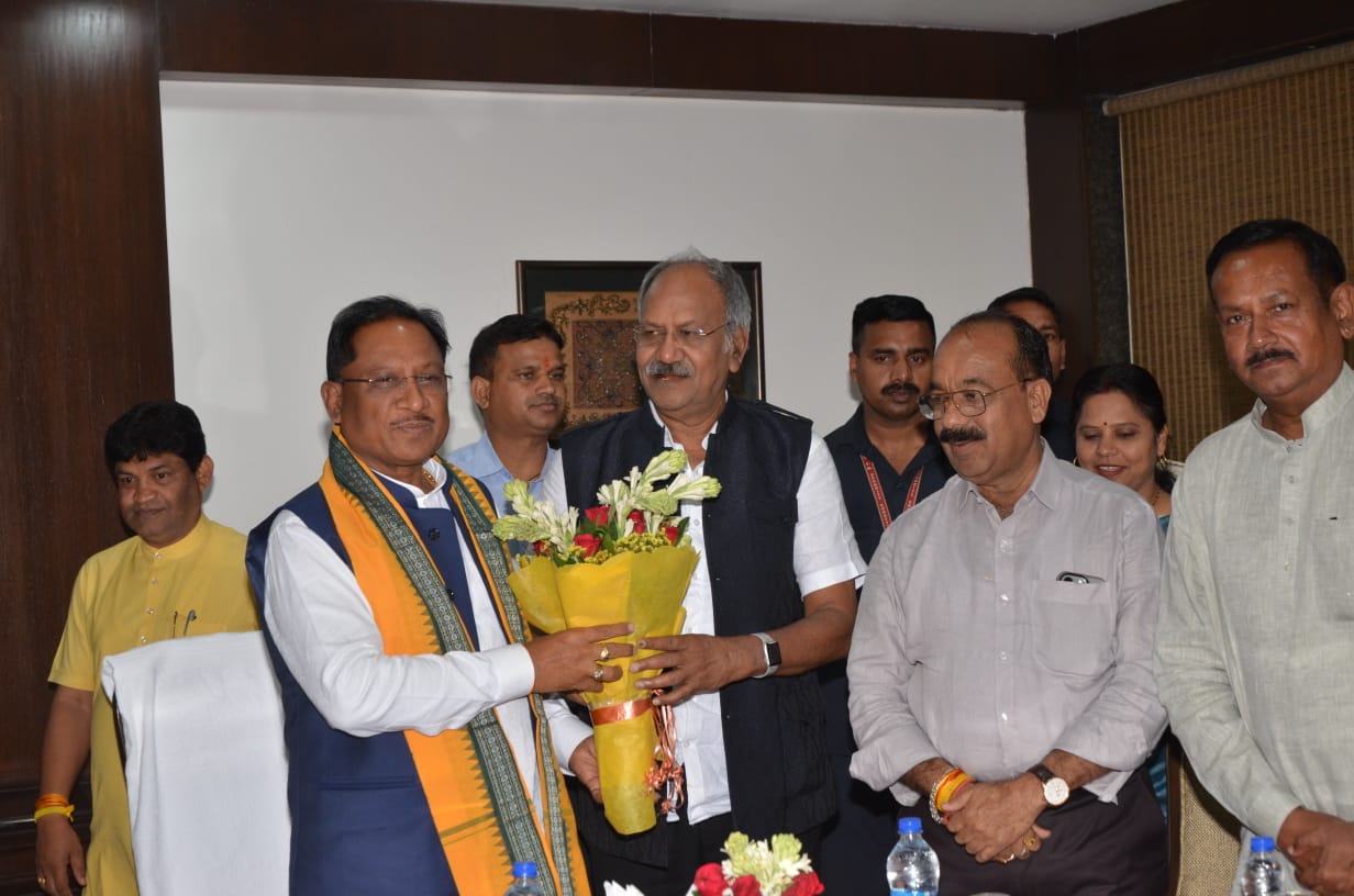 CM Vishnu: In honor of the newly elected Lok Sabha members of Chhattisgarh, Chhattisgarh Chief Minister Vishnudev Sai organized a dinner at Chhattisgarh Sadan in New Delhi.