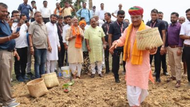 CM Vishnu Deo Sai: Chief Minister Vishnu Dev Sai was seen in the role of a farmer...started farming by spraying seeds in his fields in Bagiya