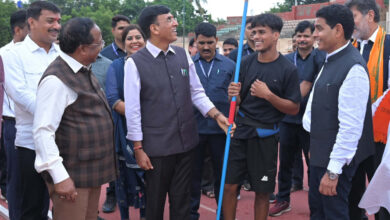 Union Sports Minister Dr. Mansukh Mandaviya: Union Sports Minister Dr. Mansukh Mandaviya reached among the training players of Chhattisgarh.