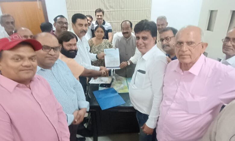 CG Chamber of Commerce and Industries: Chamber delegation met Honorable Deputy Chief Minister Arun Sao ji, Chamber submitted memorandum to develop traditional markets of the state into smart markets