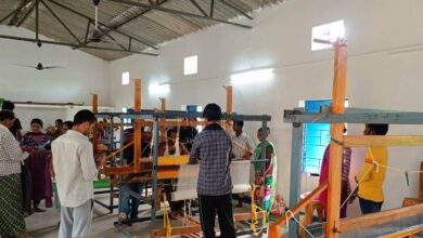 Bastar News: Students are becoming self-reliant through Niyyad Nellnar scheme, women and girls are becoming skilled in handloom